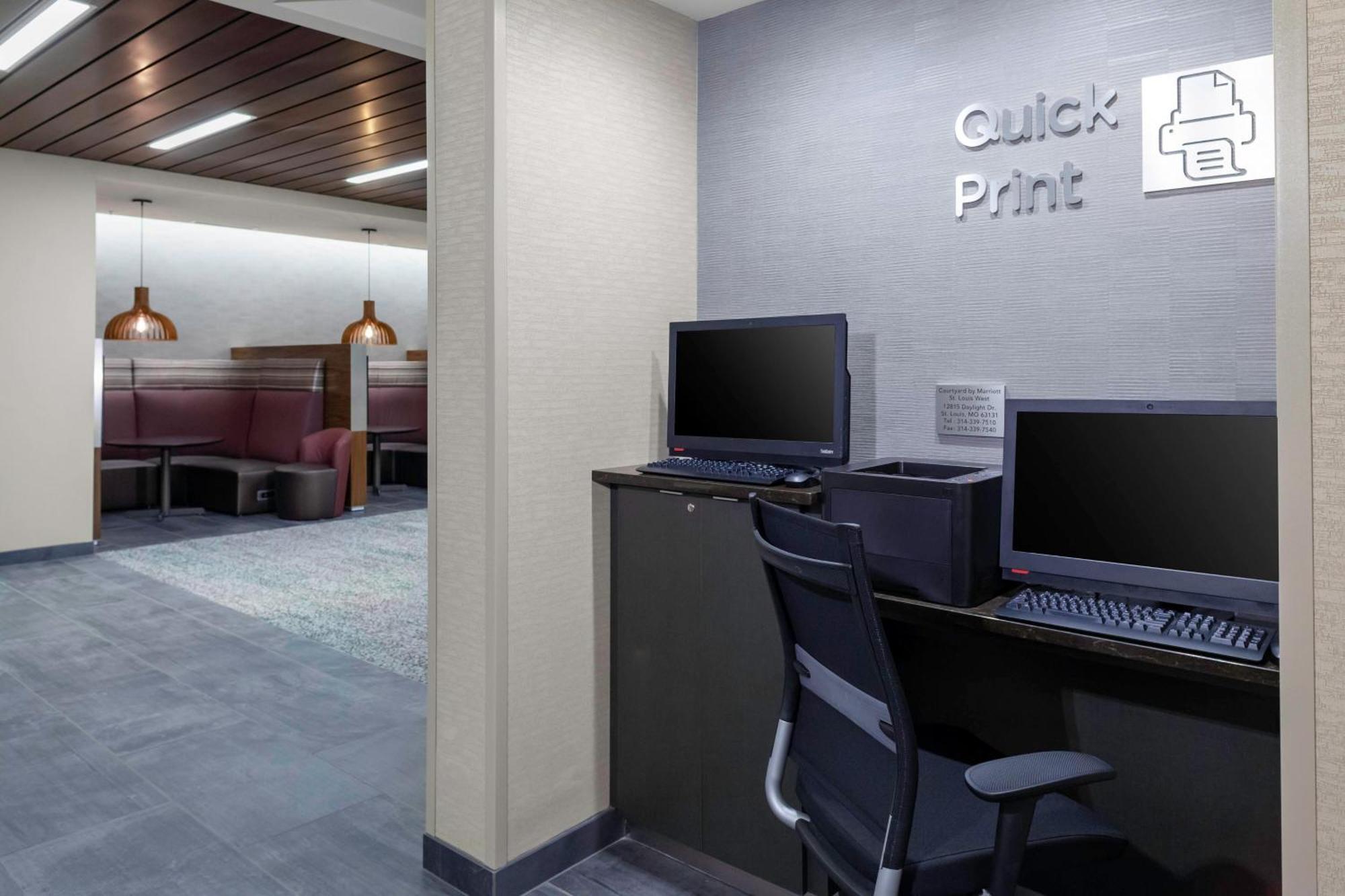 Hotel Courtyard By Marriott St. Louis West County à Town and Country Extérieur photo